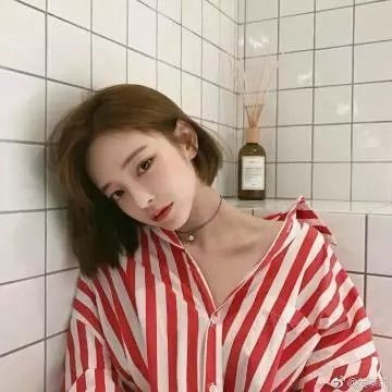 比基尼怪女